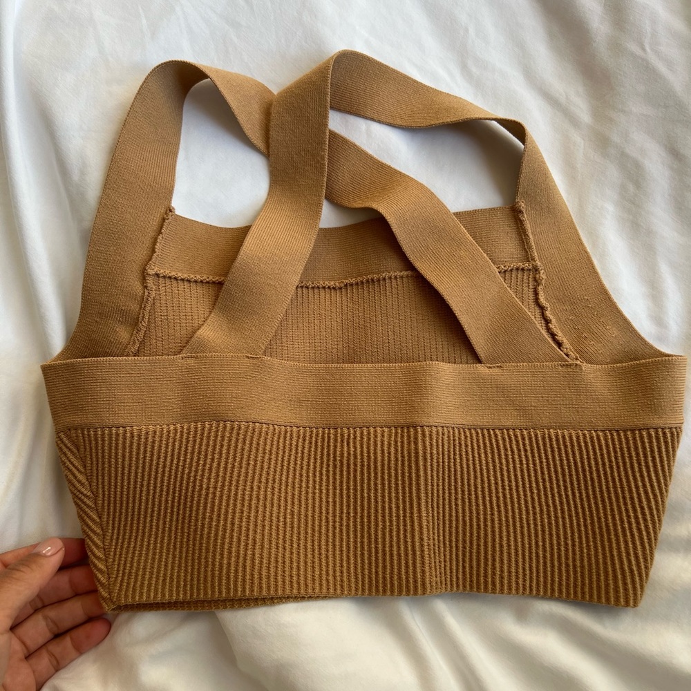 Aritzia sculptor top - Picture 3 of 4